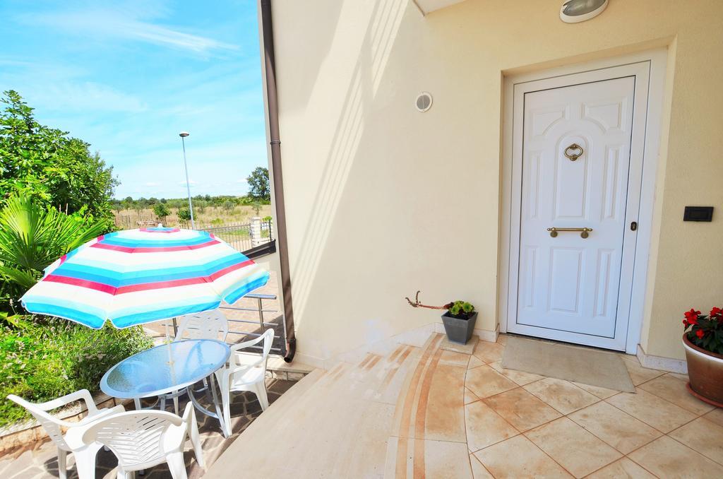 Apartments Sv. Pelegrin Umag Exterior foto